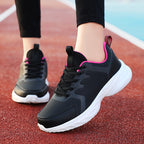 Unisex nan urbaner Komfort-Sneaker mit gepolsterter Keilsohle atmungsaktiver Meshzunge und robustem Kunstlederbesatz R&B