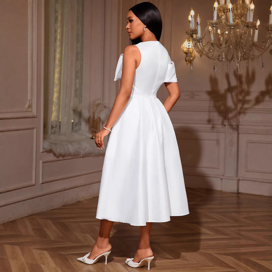 Damen Elegantes Kleid mit weitem Rock und Schulterdetails R&B