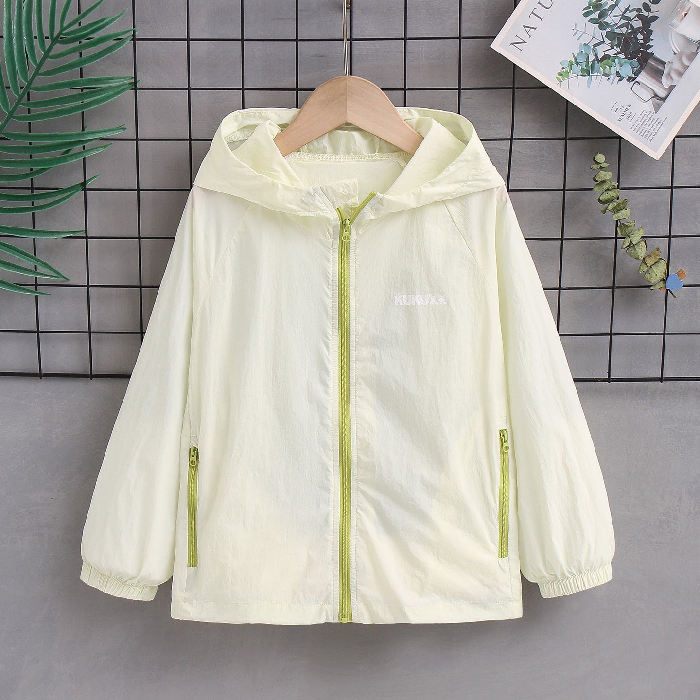 Damen nan ultraleichte Kapuzen-Nylonjacke mit UV-Schutz, winddichter Ausstattung und Reißverschlusstaschen R&B