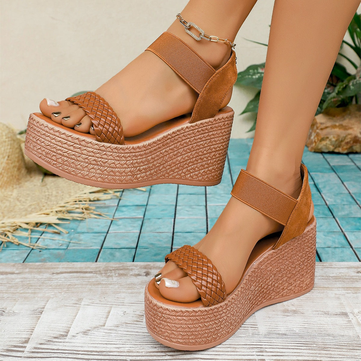 Damen Wedge-Sandalen mit geflochtenem Riemen und elastischem Knöchelriemen