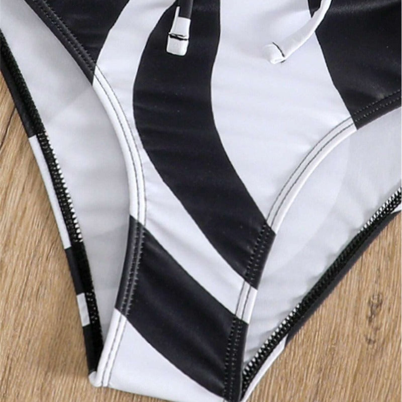 Damen Bandeau-Bikini mit verstellbaren Schnürdetails und modischem Muster R&B