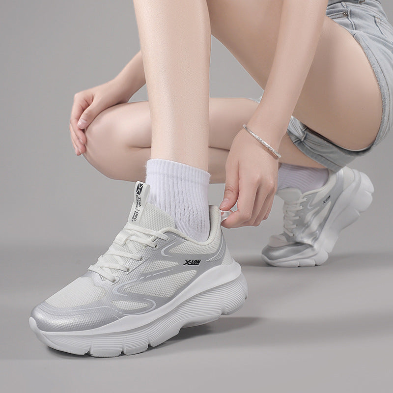 Damen sportive Laufschuhe mit atmungsaktivem Mesh-Obermaterial und flexibler Sohle