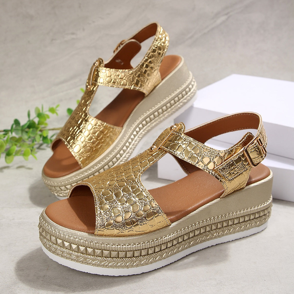 Damen Trendige Plateau-Sandalen mit dekorativem Riemendesign R&B
