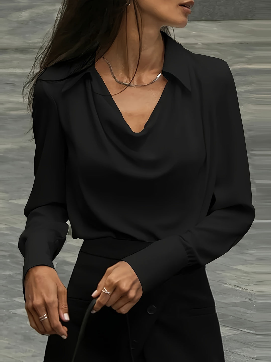 Damen Elegante Bluse mit schwungvollem Ausschnitt und langem Arm R&B