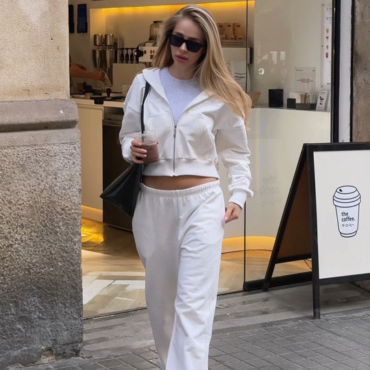 Damen stylish cropped Kapuzenjacke mit praktischen Taschen und bequemer Jogginghose R&B