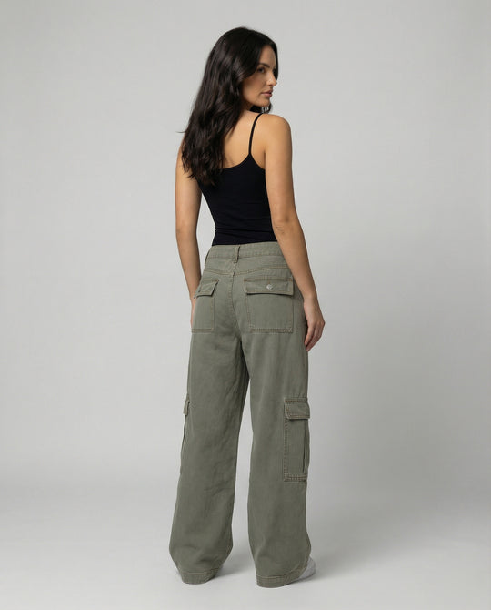 Damen extraweite Baggy-Cargo-Palazzo-Hose mit niedrigem Bund, markanten Teilungsnähten und großen Klappentaschen R&B