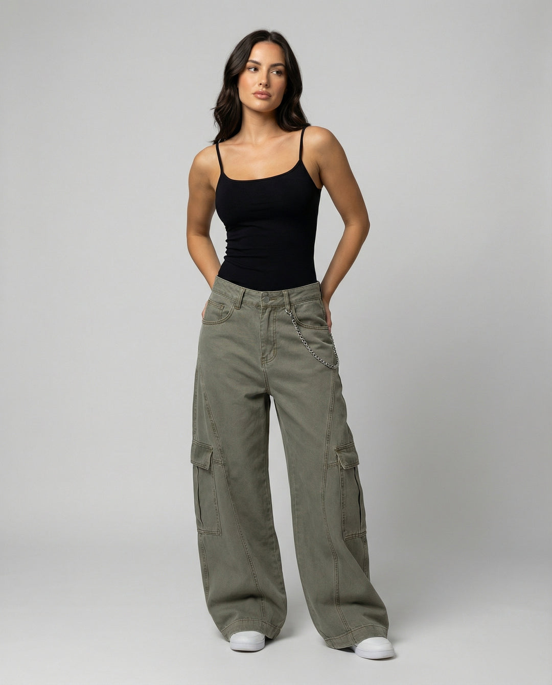 Damen extraweite Baggy-Cargo-Palazzo-Hose mit niedrigem Bund, markanten Teilungsnähten und großen Klappentaschen R&B