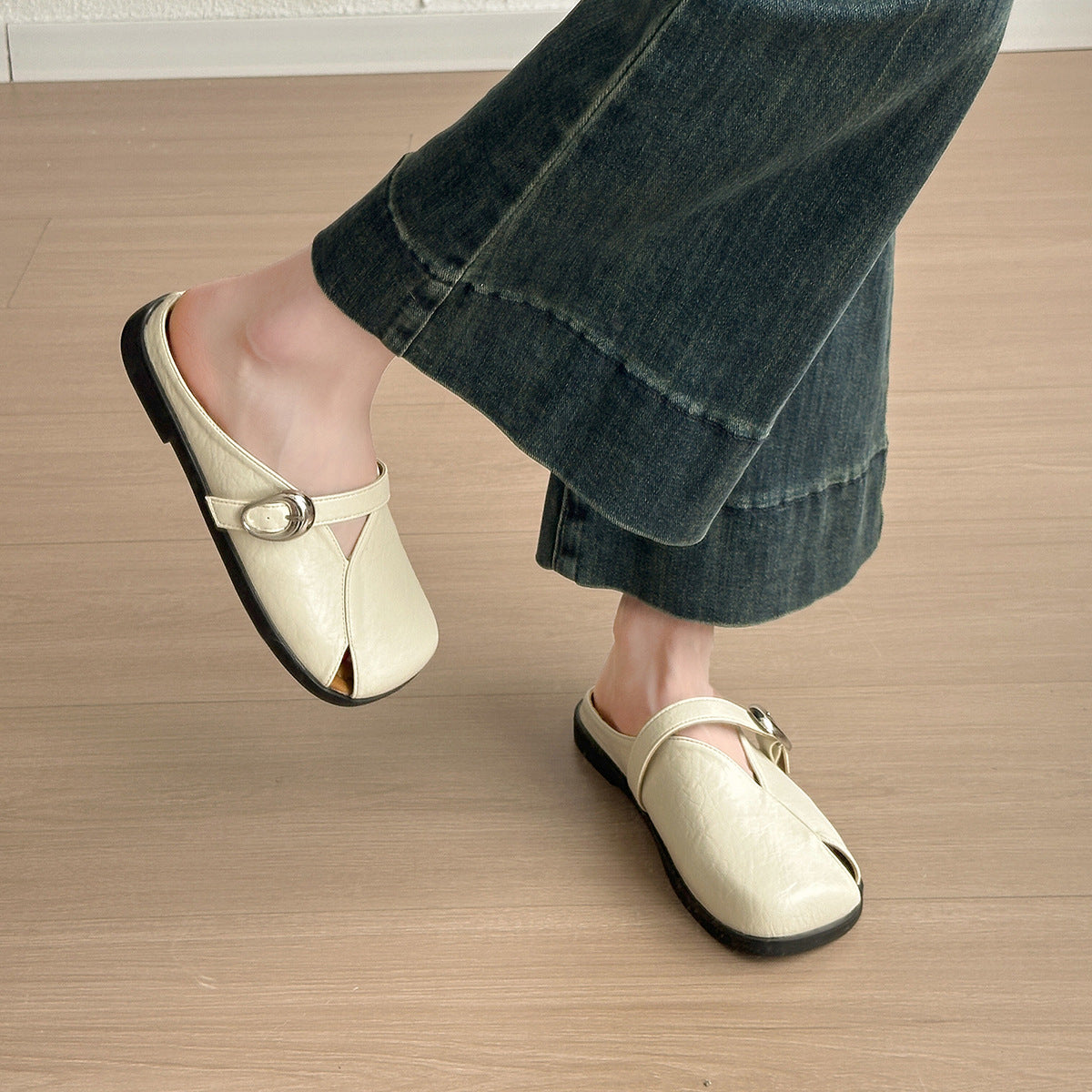 Damen Modische Mules mit verstellbarem Riemen und elastischer Sohle R&B