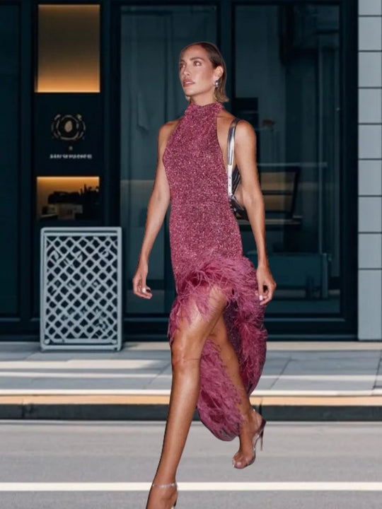 Damen Festliches Pailletten Abendkleid mit asymmetrischem Saum und Federdetails R&B