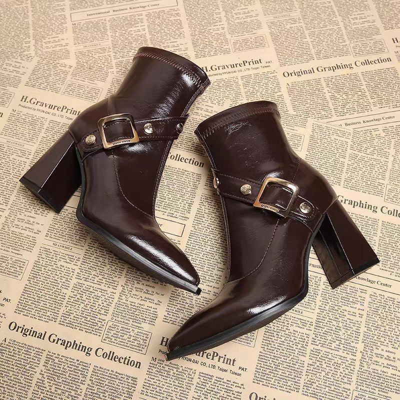Damen Stiefeletten mit elegantem Blockabsatz und modischer Schnallenverzierung EB