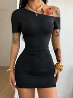 Damen Figurnahes Kleid mit asymmetrischem Ausschnitt und raffiniertem Drapierungseffekt R&B