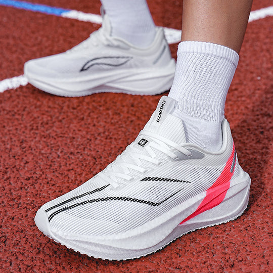 Damen Hochleistungs-Laufschuhe mit atmungsaktiver Oberflächenstruktur und optimierter Dämpfung R&B