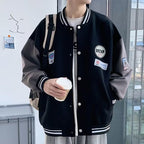 Herren Collegejacke mit praktischen Taschen und Stickereien