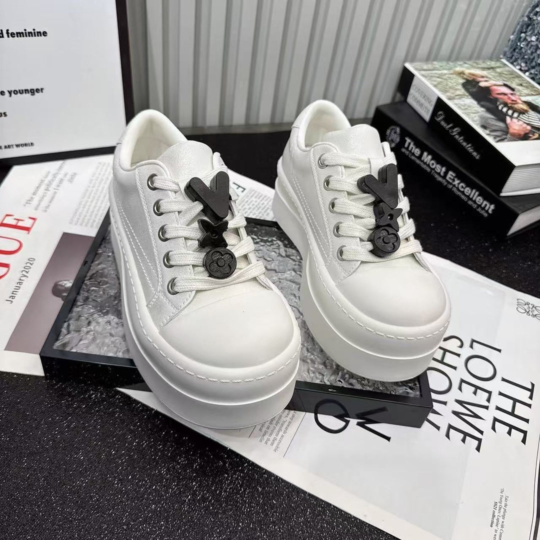 Damen Plateau Sneaker mit trendigem Design und elastischen Schnürsenkeln R&B