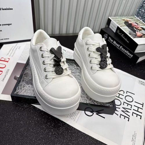 Damen Plateau Sneaker mit trendigem Design und elastischen Schnürsenkeln R&B