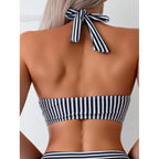 Damen Triangel-Bikini mit stilvollem Wickeldetail und trendigem Streifenmuster R&B