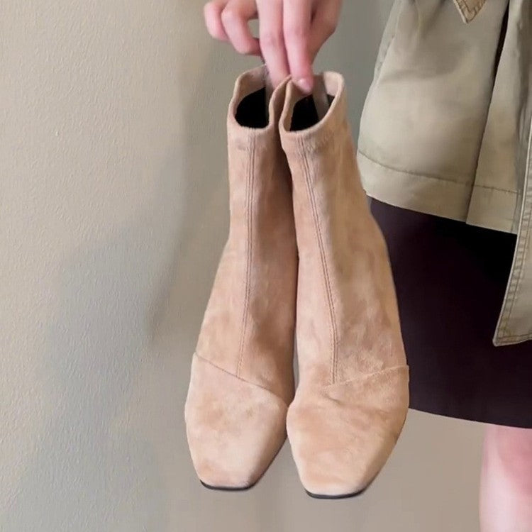 Damen Stiefeletten mit elegantem spitzen Zehen und strukturiertem Obermaterial