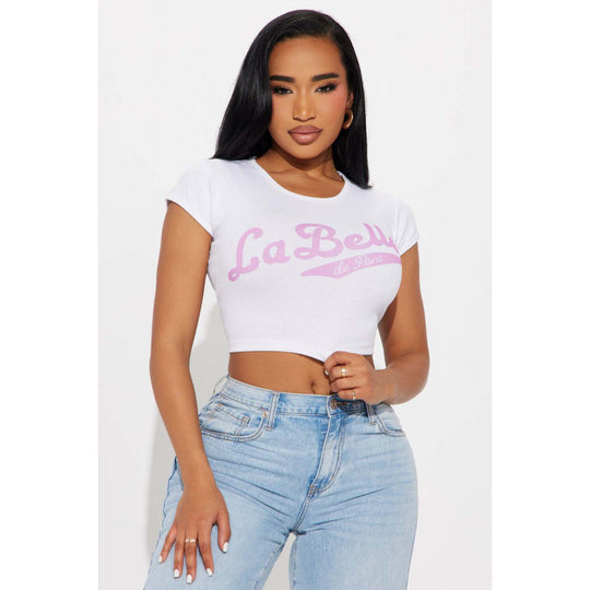 Damen cropped T-Shirt mit modernem Schriftzug und figurbetontem Schnitt R&B