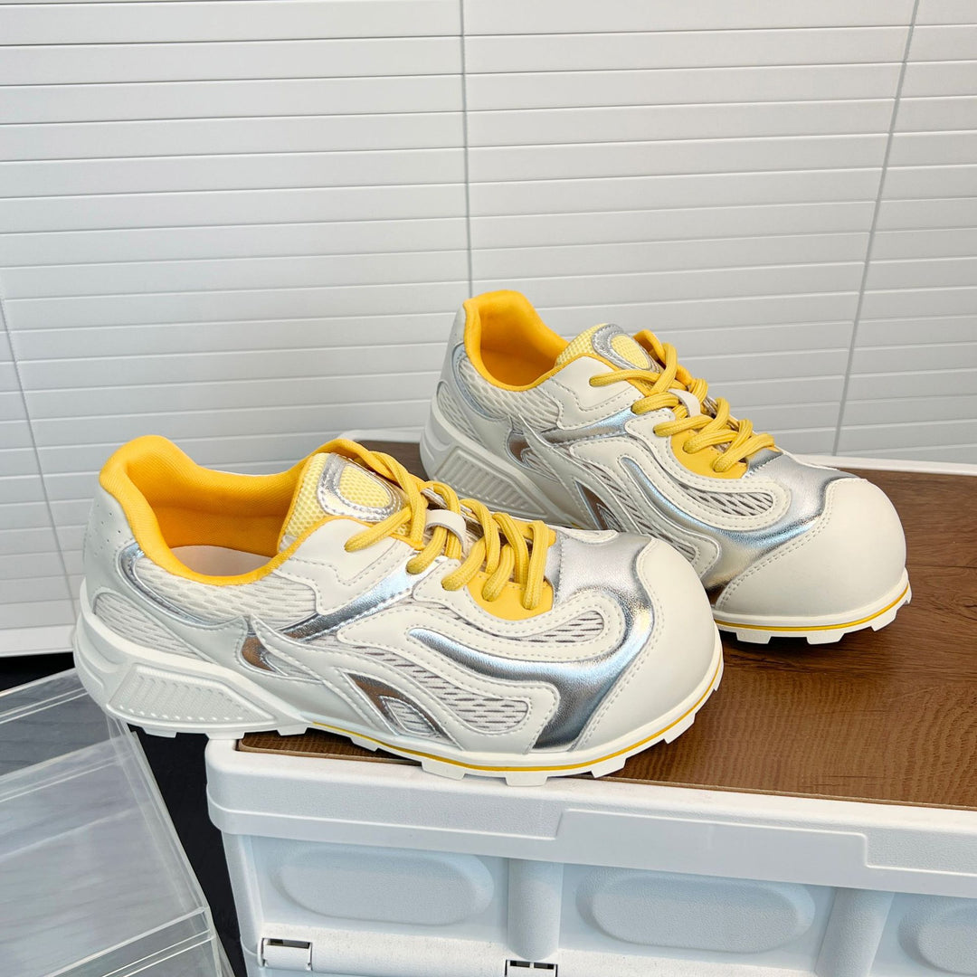 Damen Sportliche Sneakers mit reflektierenden Akzenten und atmungsaktiven Netzeinsätzen R&B