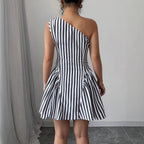 Damen Schulterfreies Streifen-Kleid mit eleganten Falten R&B