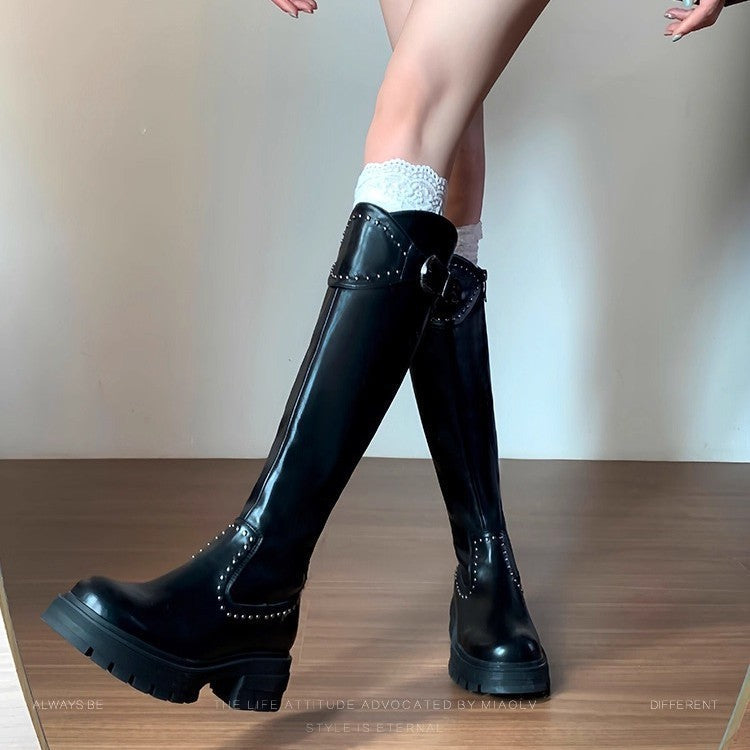 Damen Stiefel mit modischen Nietenakzenten und robustem Blockabsatz R&B