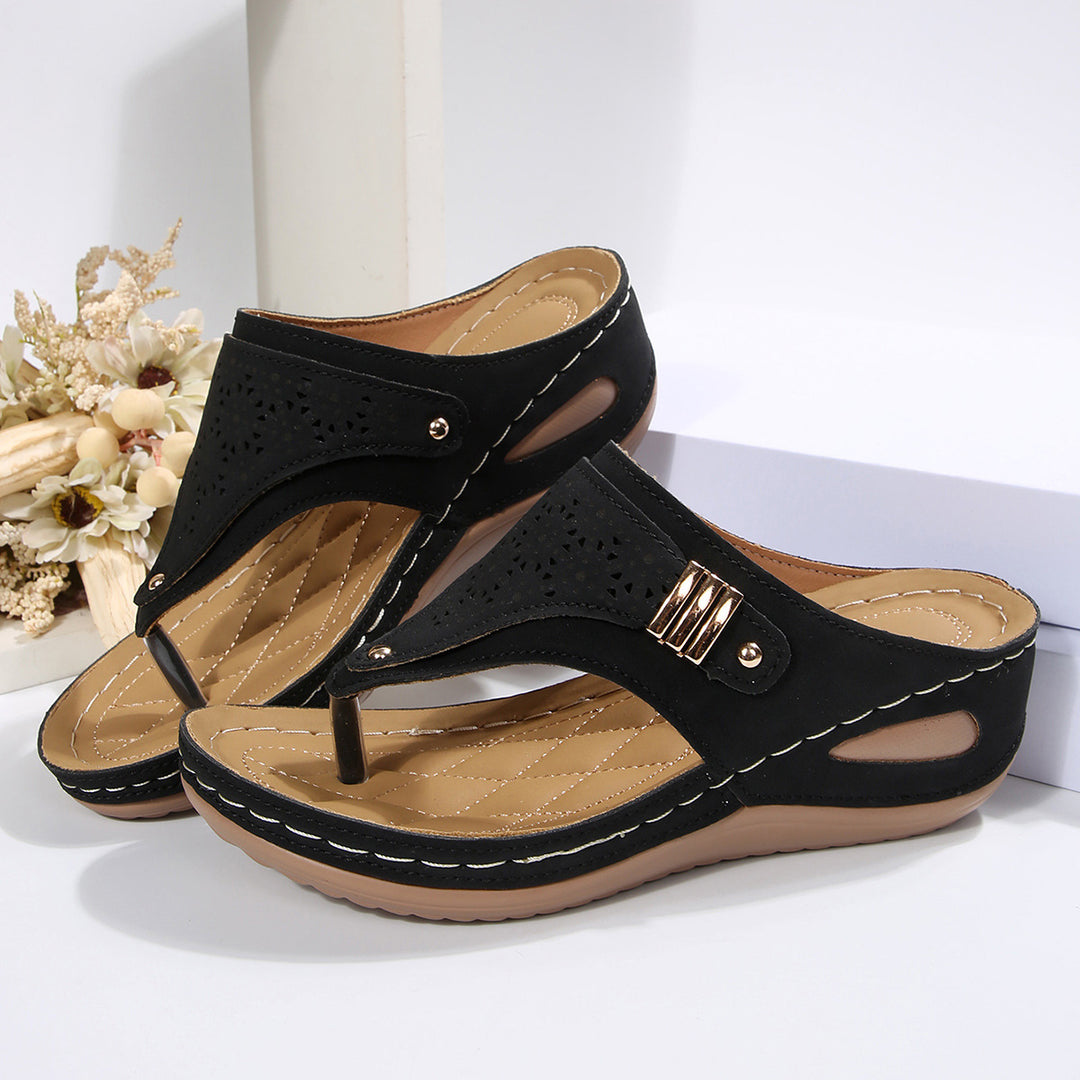 Damen Zehentrenner-Sandalen mit zierlichem Lochmuster und komfortabler Fußbettung R&B