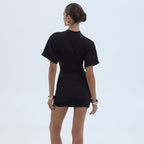 Damen figurbetontes Minikleid mit elegantem Wickeldesign und goldenen Akzenten R&B