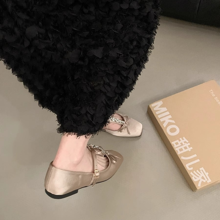 Damen elegante Ballerinas mit modischem Schleifenakzent und funkelnden Verzierungen R&B