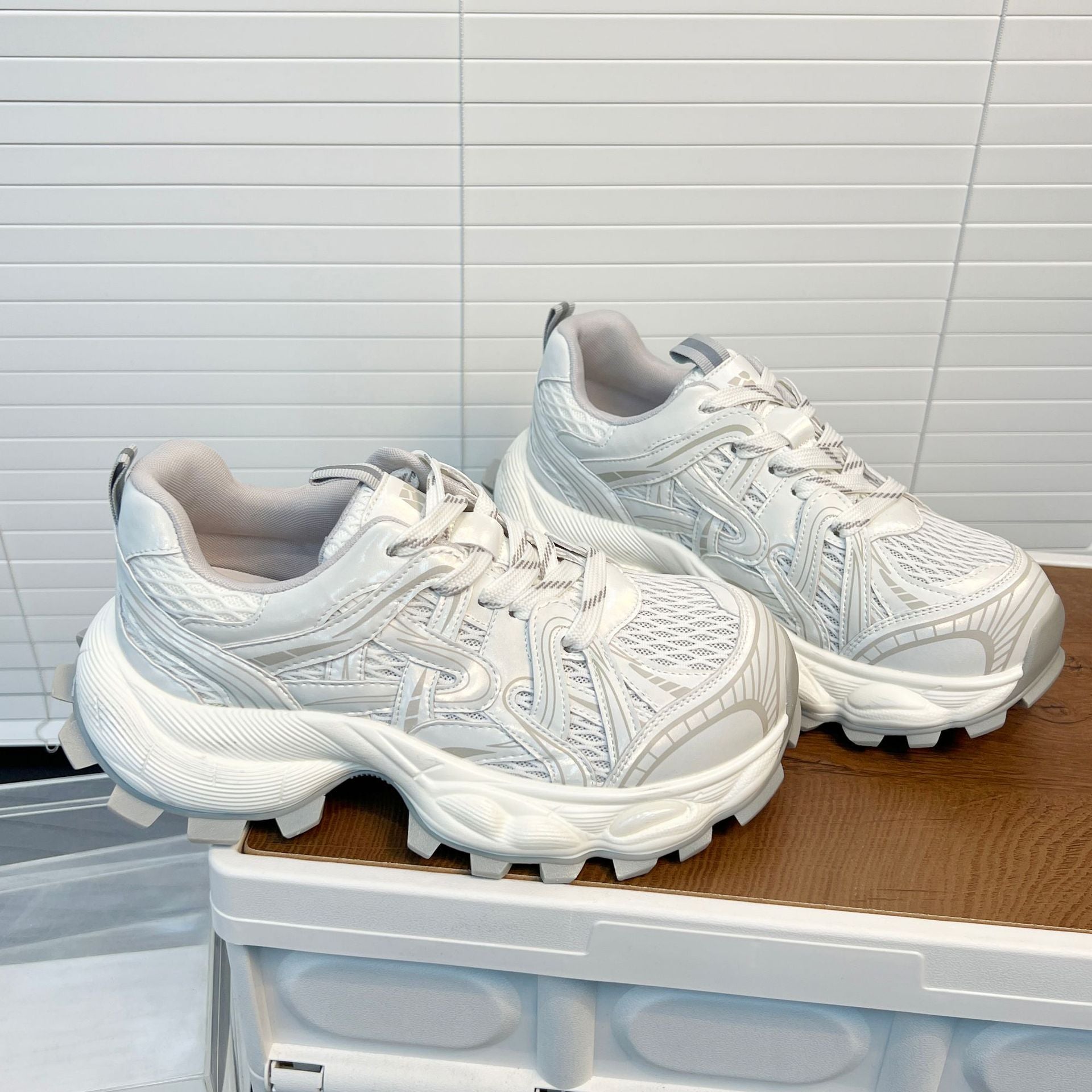Damen Sportliche Lauf-Sneaker mit atmungsaktivem Mesh-Obermaterial und stabiler Profilsohle R&B