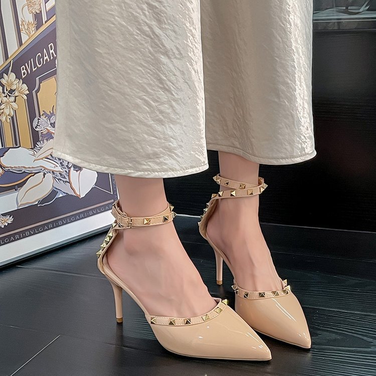 Damen Elegante Pumps mit transparentem Riemen und dekorativen Nieten R&B