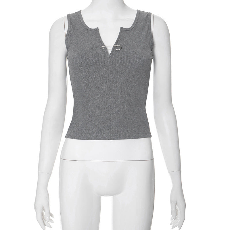Damen figurbetontes Trägershirt mit V-Ausschnitt und Sicherheitsnadel-Detail R&B