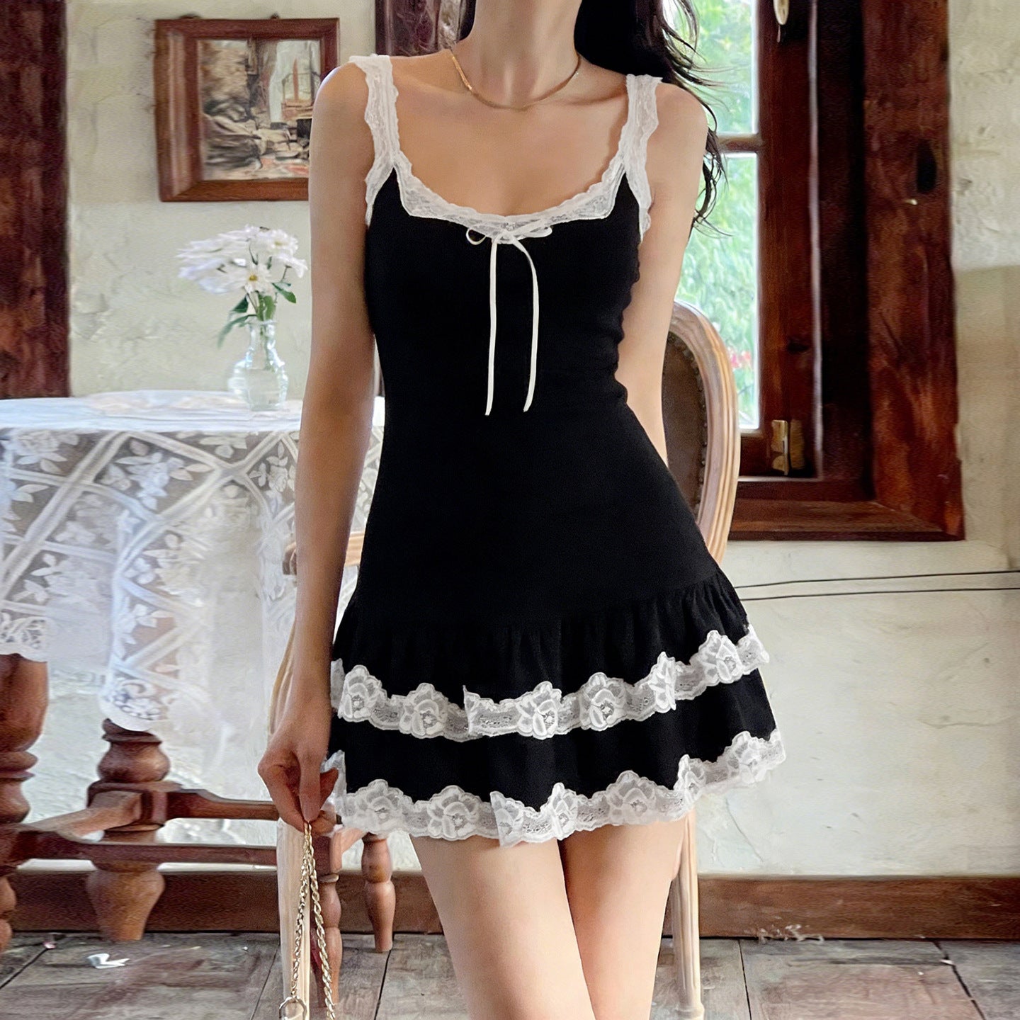 Damen Verspieltes Babydoll-Kleid mit Spitzenrand und verstellbaren Trägern R&B
