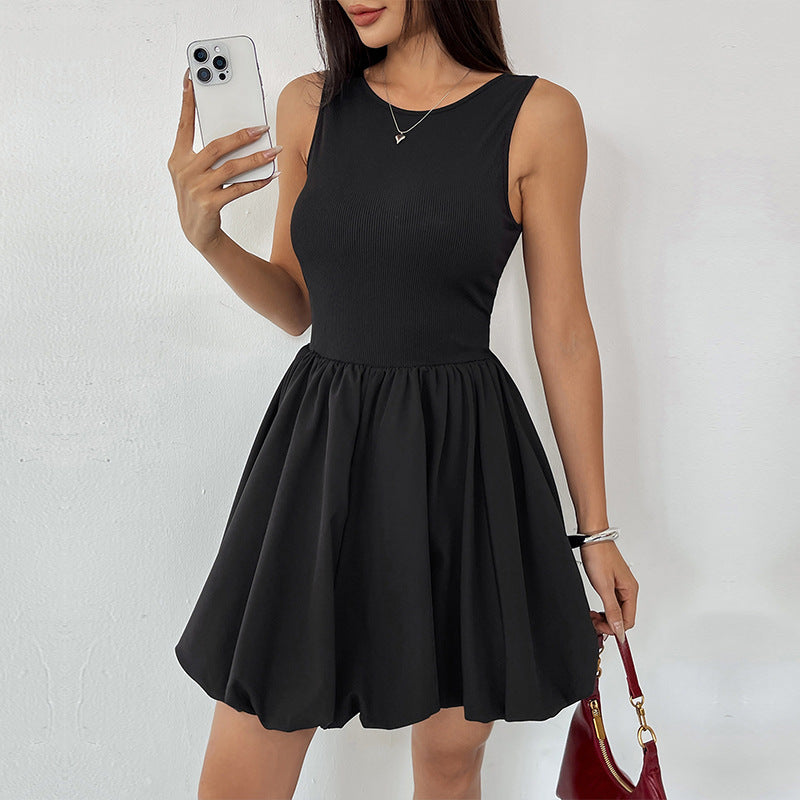Damen Sommerliches Minikleid mit figurbetontem Oberteil und schwingendem Rock R&B