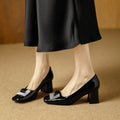 Damen Hochglanz-Pumps mit funkelnder Schmuckapplikation und komfortablem Blockabsatz