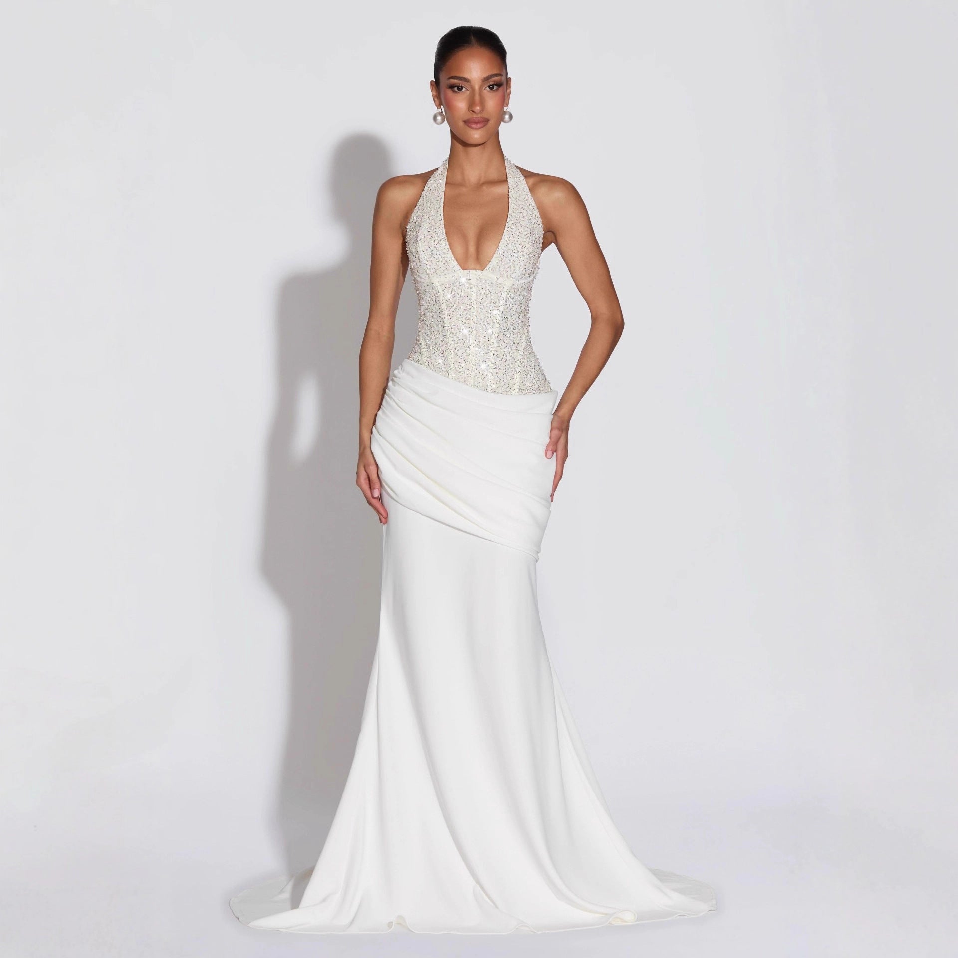 Damen Glamouröses Abendkleid mit tiefem V-Ausschnitt und dekorativen Pailletten