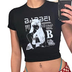 Damen Crop-T-Shirt mit kreativem Skelettdesign und inspirierendem Schriftzug R&B