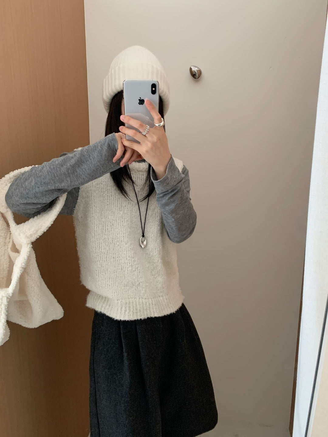 Damen Strickweste mit weichem, flauschigem Material und modernem Schnitt R&B