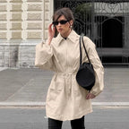 Damen Utility-Jacke im modernen Design mit Gürteldetails und großen Taschen R&B