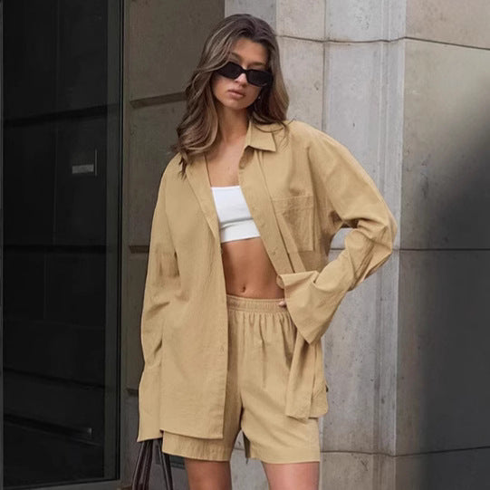 Damen lässiges Ensemble aus oversized Hemdbluse und Shorts im modernen Schnitt R&B
