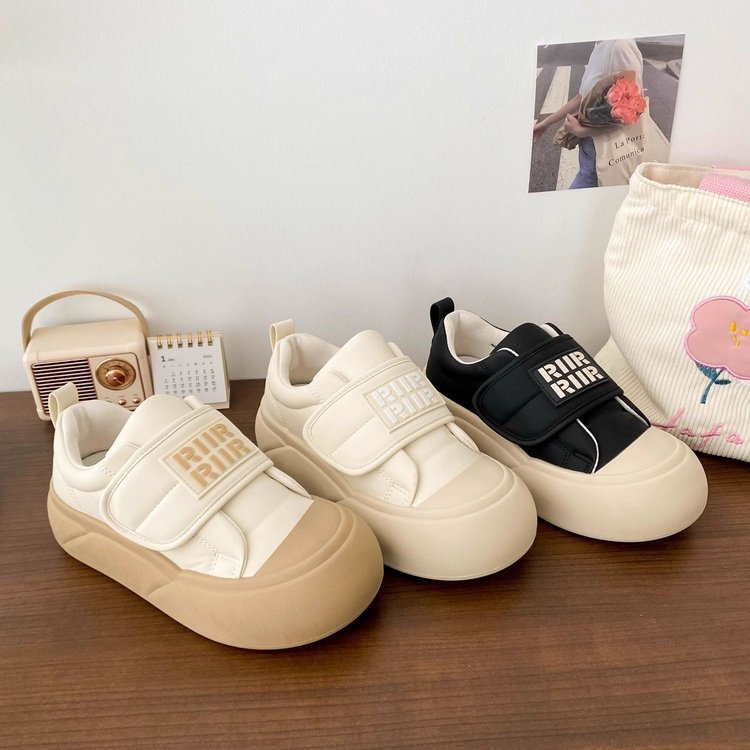 Damen Sneaker mit verstellbarem Klettverschluss und innovativem Sohlenprofil R&B