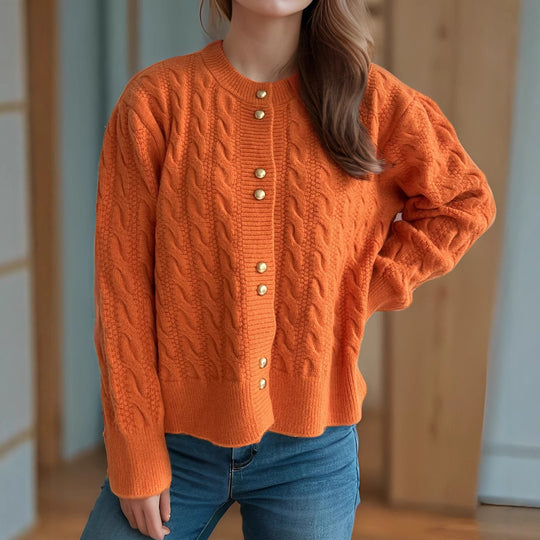 Damen Strickjacke mit eleganter Zopfmusterstruktur und dekorativen Knöpfen R&B