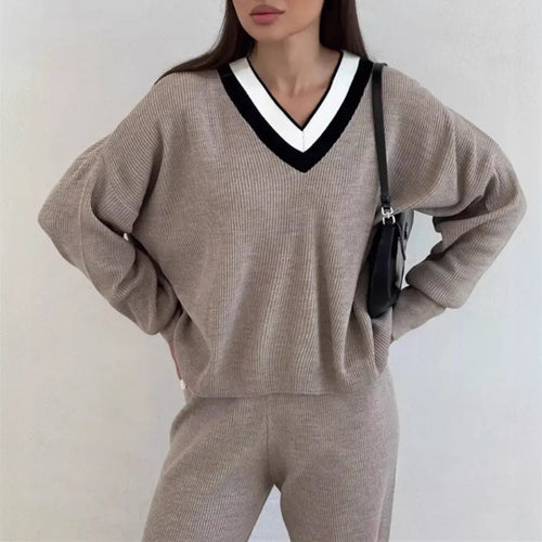 Damen gemütlicher V-Ausschnitt Pullover mit gestreiftem Kragen R&B