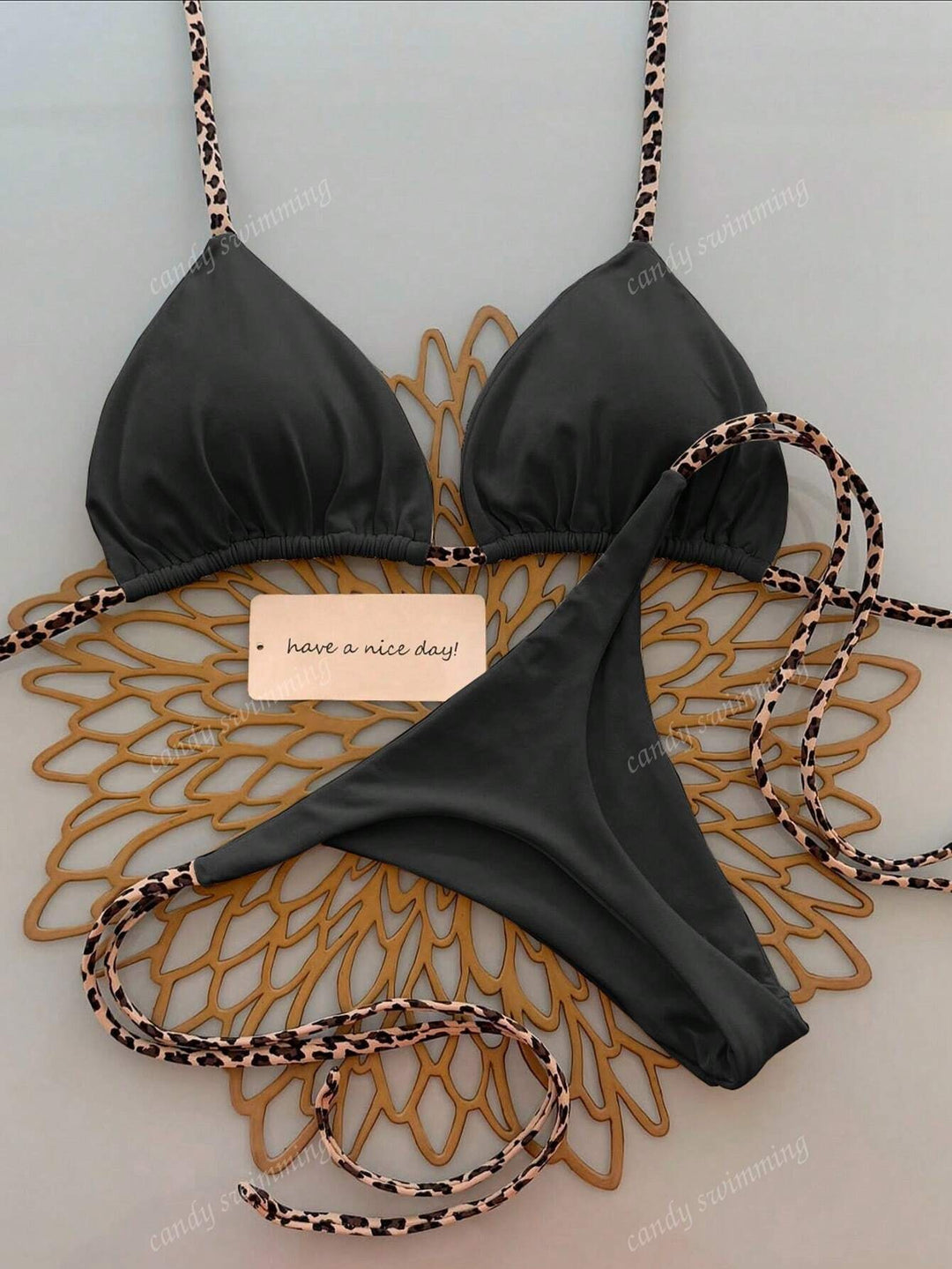 Damen Triangel-Bikini mit einzigartigen Trägern R&B