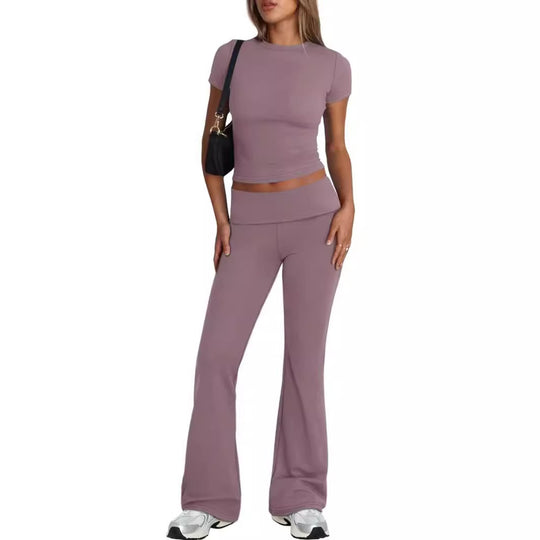 Damen Sportliches Kombination-Outfit mit körpernahem Top und ausgestellten Hosen R&B