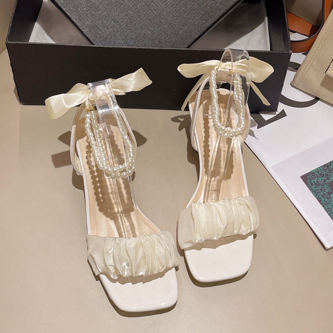 Damen elegante Blockabsatz Sandalen mit Rüschendetail und Perlenschmuck R&B