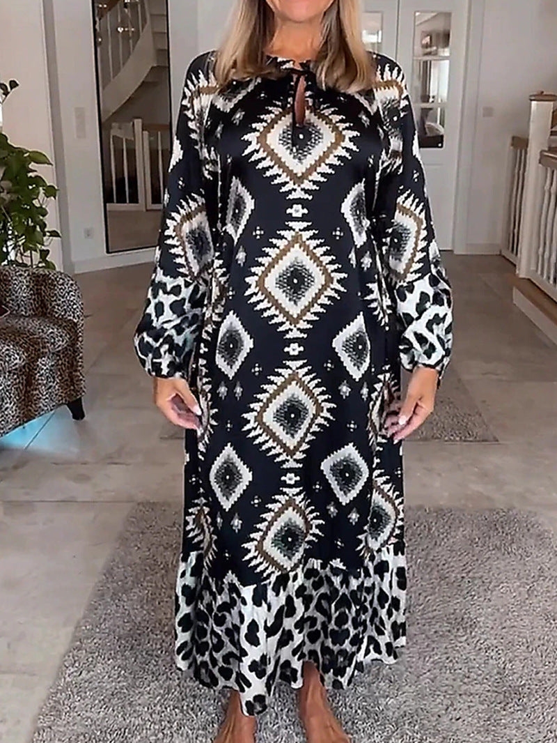 Damen nan fließendes Maxikleid mit Ethno‑Diamantprint, Schlüsselloch‑Ausschnitt und Kontrast‑Volant R&B