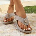 Damen komfortable modische Zehensandalen mit verzierten Riemen