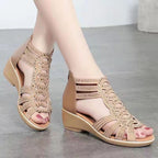 Damen Elegante Riemensandalen mit einzigartigem Schnitt R&B