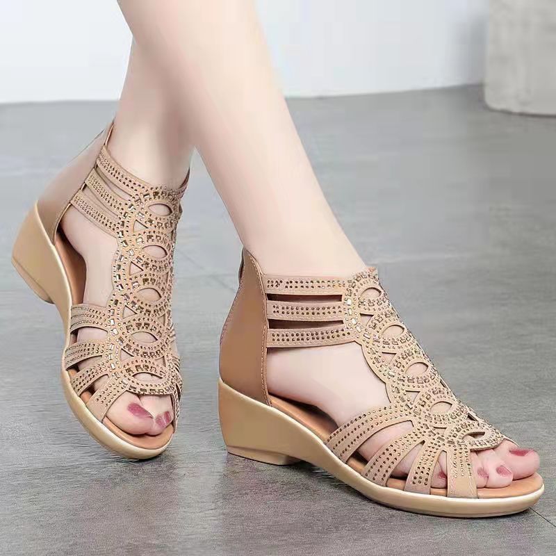 Damen Elegante Riemensandalen mit einzigartigem Schnitt R&B