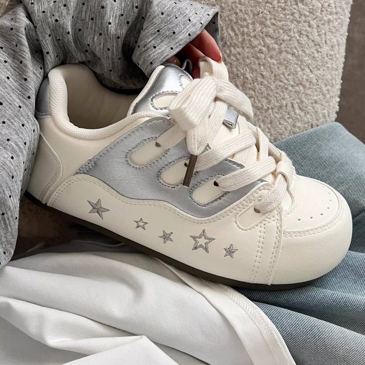 Damen Sneakers im trendigen Sternen-Design R&B